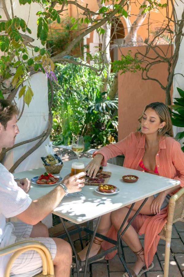 Hotel Madreselva - Grupo Califa Los Canos De Meca Dış mekan fotoğraf